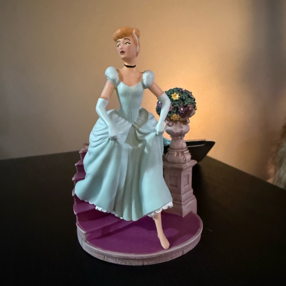 DISNEY 2022 Cinderella Fairytale Moments Sketchbook Ornament NEW with Tag